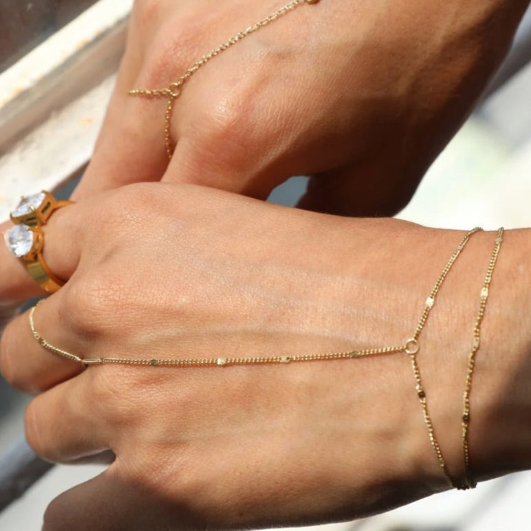 Ariana Hand Chain