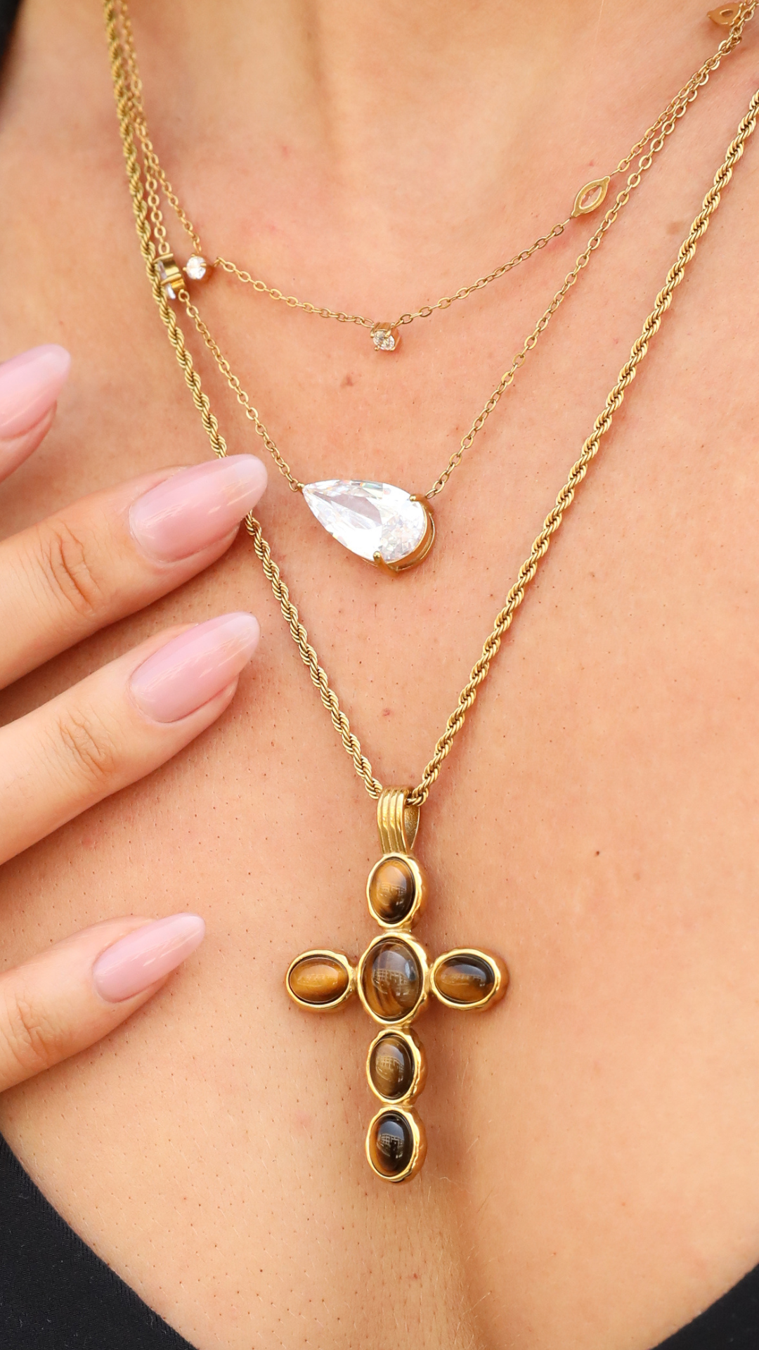 TAKE A HIKE LOOK - NECK STACK